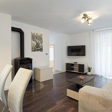 Apartment Larissa By Rent Istria Višnjan 외부 사진
